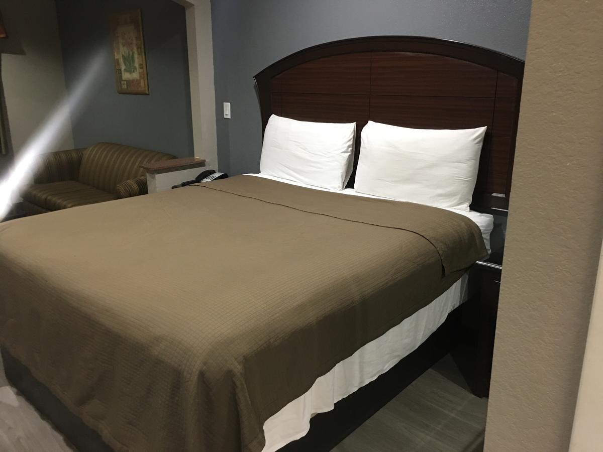 Regency Suites Iah Beltway 8 휴스턴 외부 사진