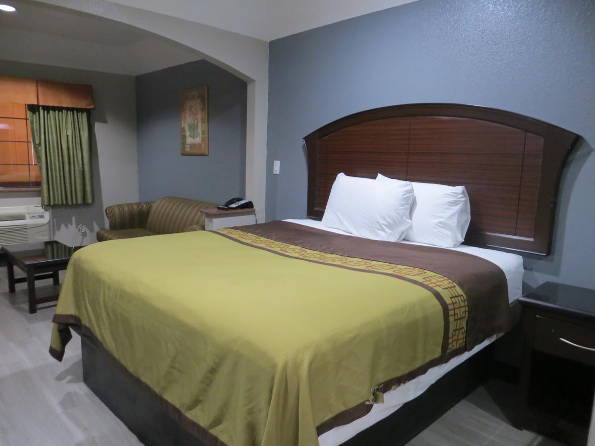 Regency Suites Iah Beltway 8 휴스턴 외부 사진