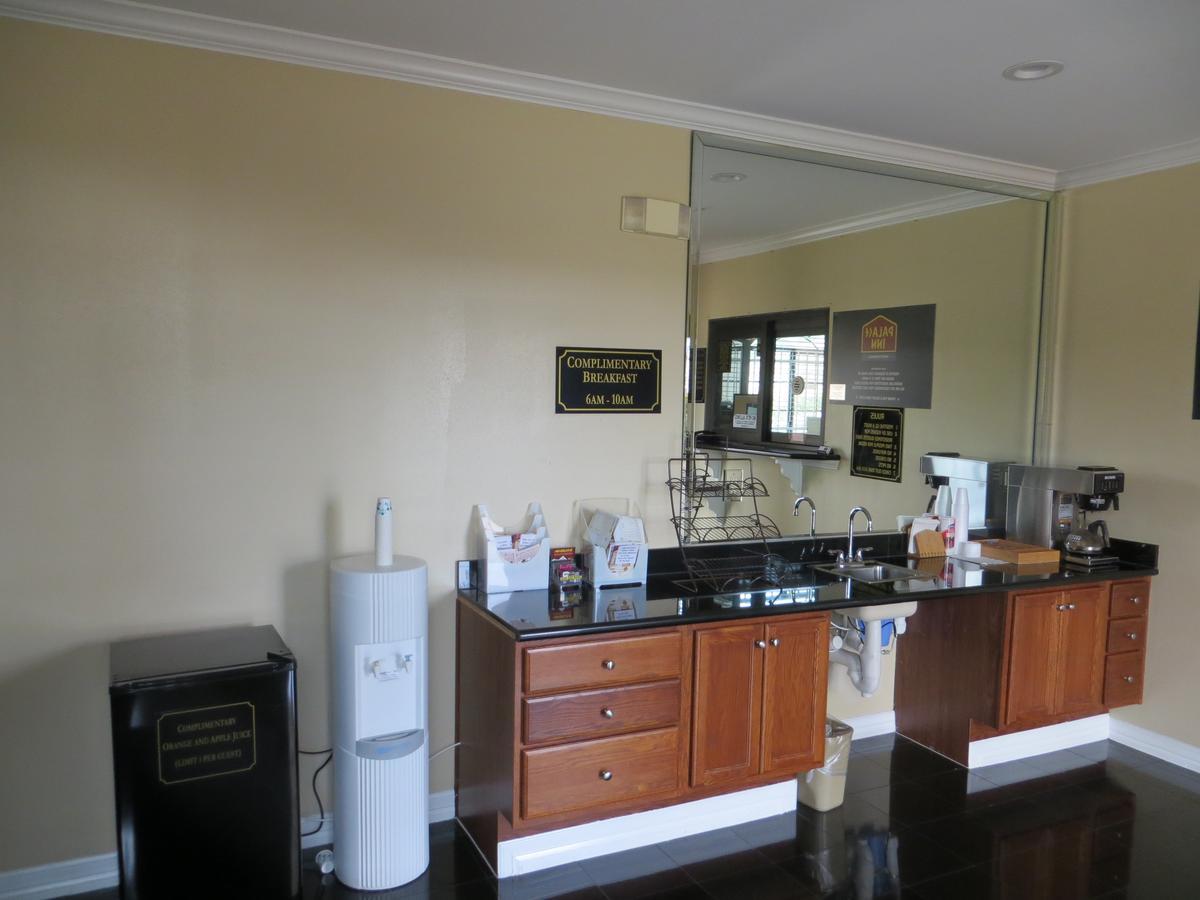 Regency Suites Iah Beltway 8 휴스턴 외부 사진